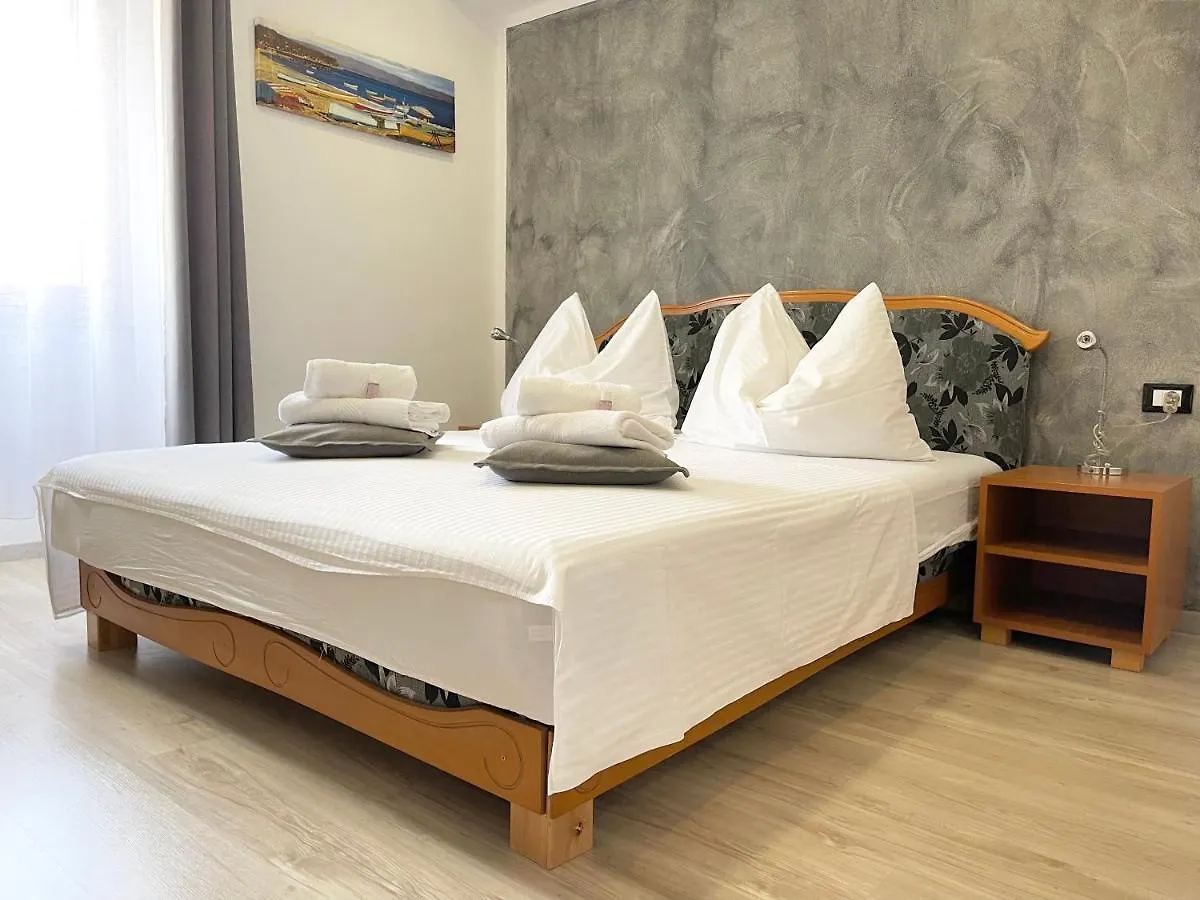 Rooms Valentino Porec Guest house