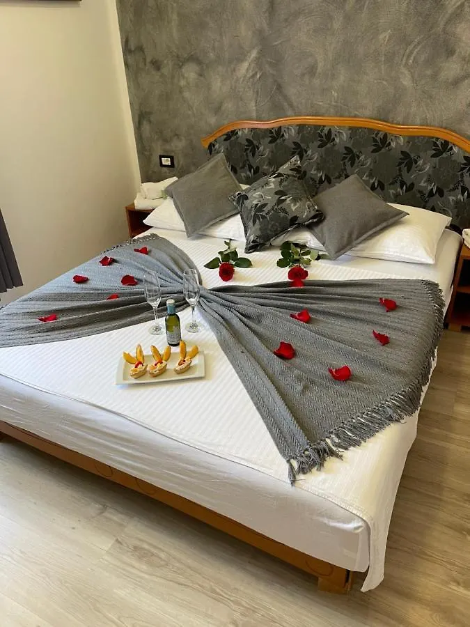 פורץ Rooms Valentino קרואטיה